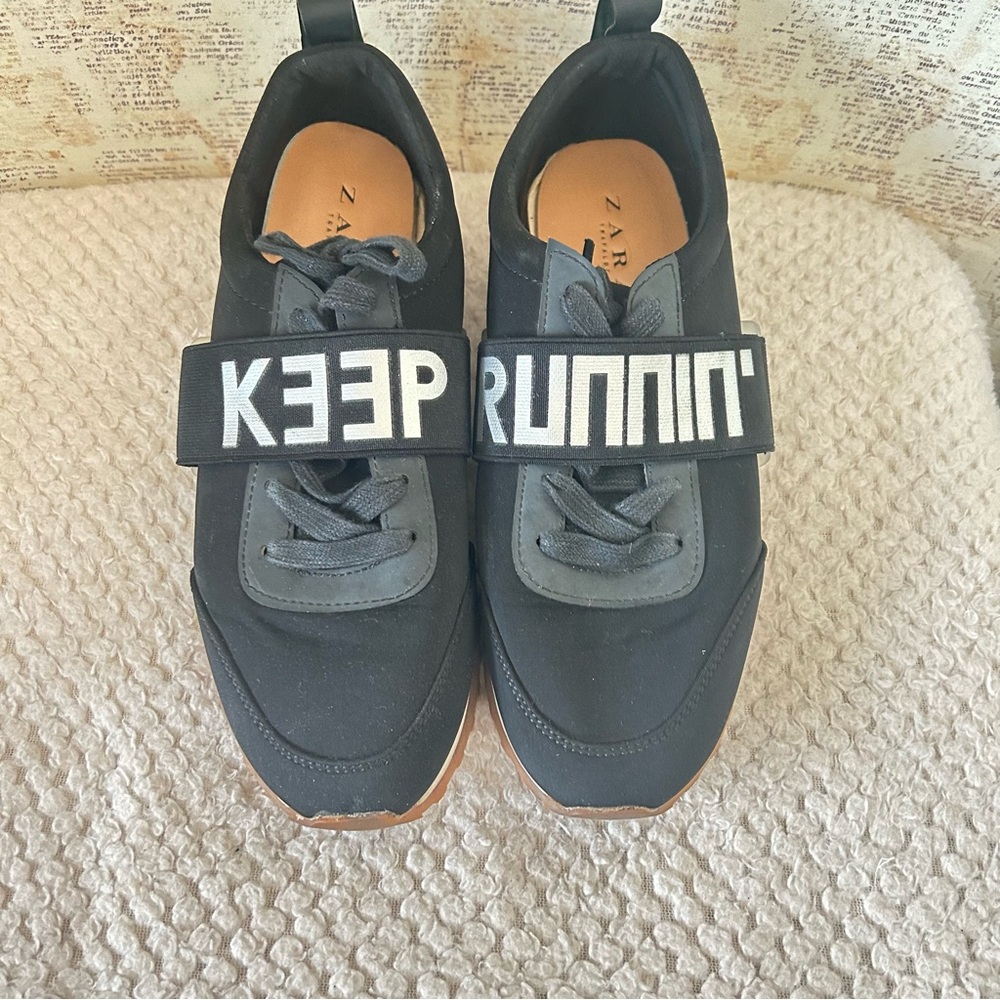 Zara trafaluc  keep running shoes great condition size 9.5
